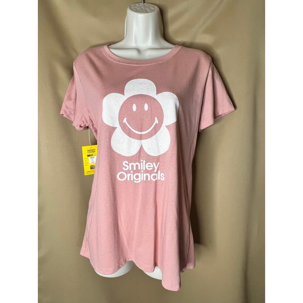 Unique Vintage Pink Smiley Flower Graphic Tee